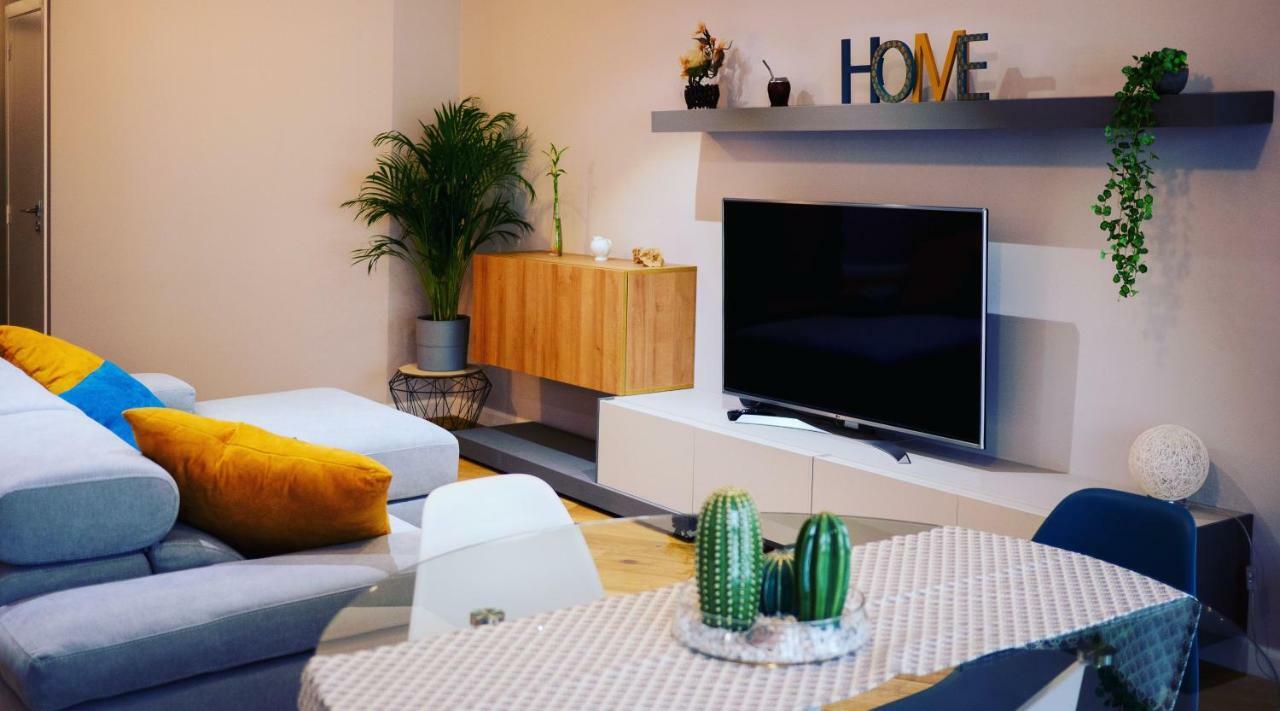 Hexagonal Design Apartment Valenza Esterno foto