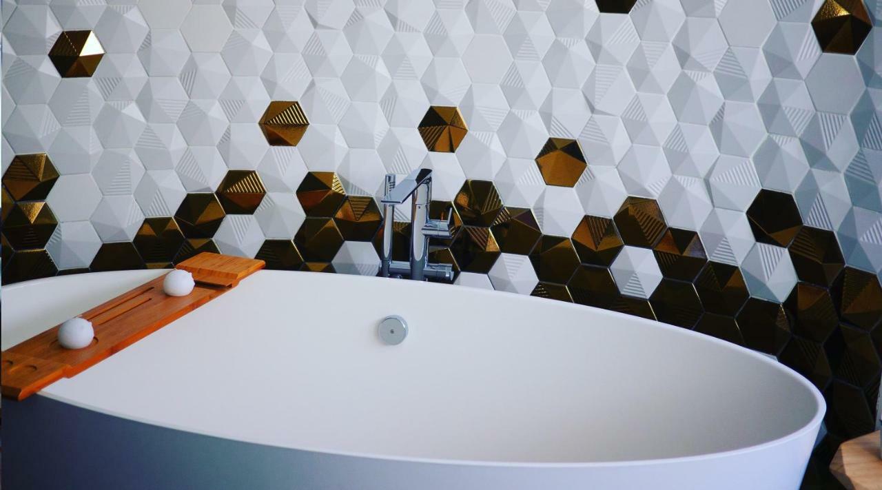 Hexagonal Design Apartment Valenza Esterno foto